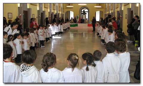 I bambini di Sorrento festeggiano in Comune l’Unità d’Italia